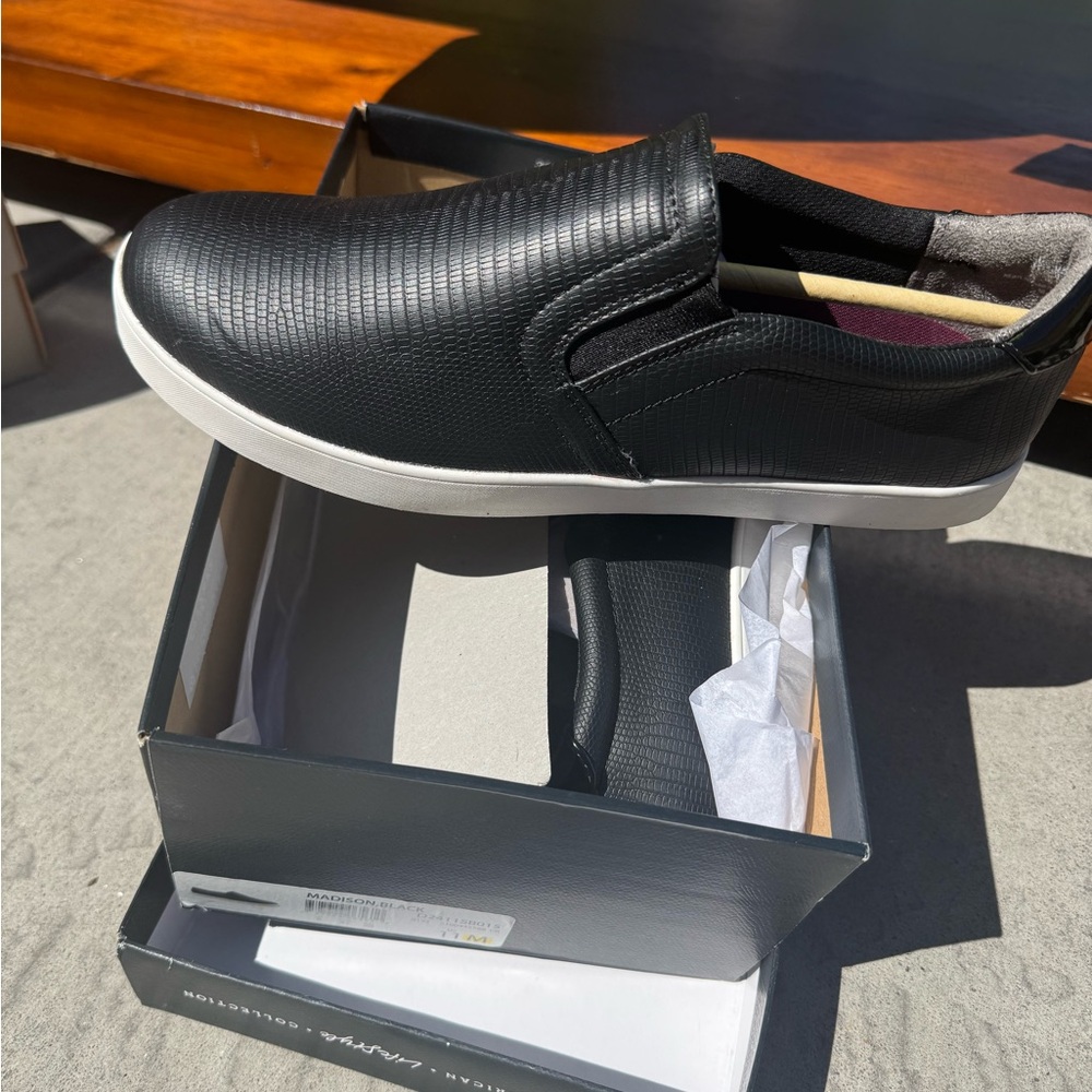 Dr. Scholl's Black and White Modern Loafers